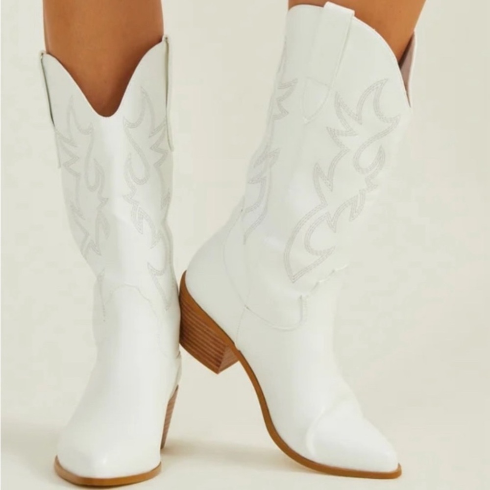 Altar’d State white/ off-white/ cream cowboy boots heeled western boots